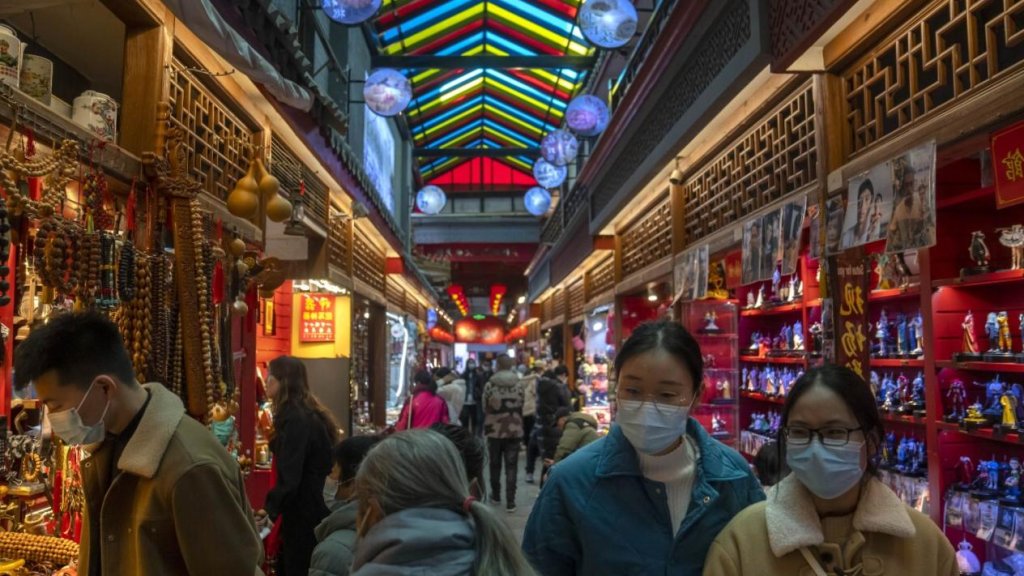 La dette, les barrières commerciales et l'incertitude pèseront sur les économies asiatiques en 2024, selon un rapport de la Banque mondiale