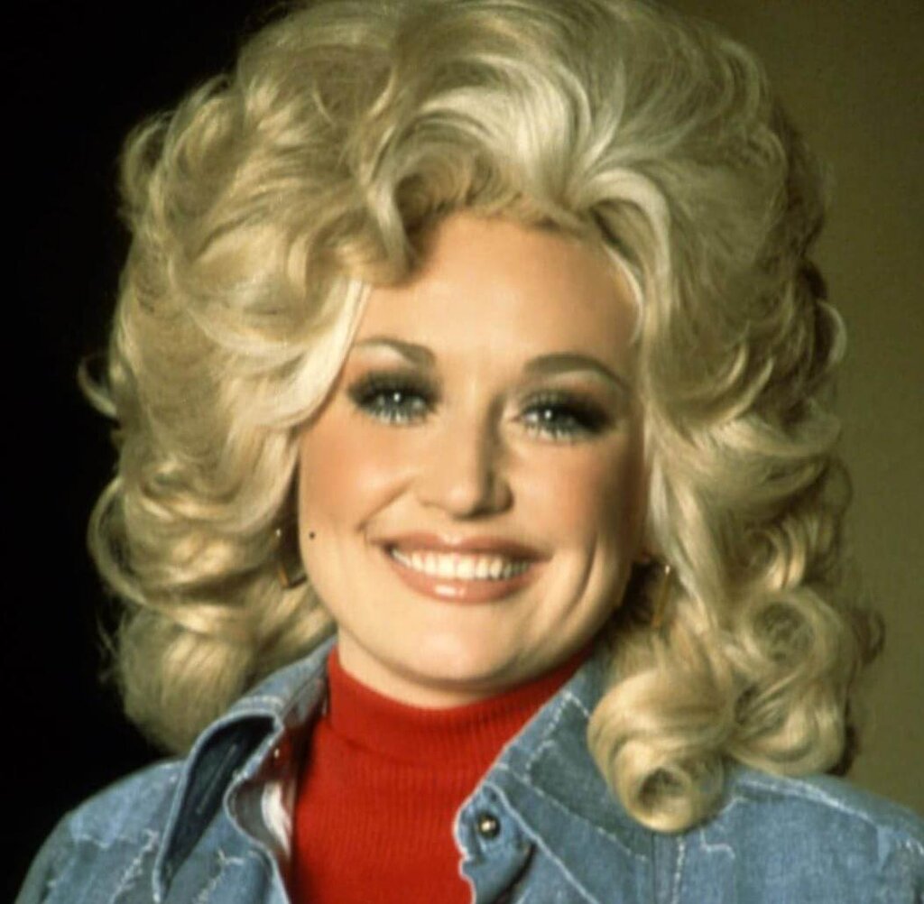 Le doux hommage de Dolly Parton à l'enfance de son mari
