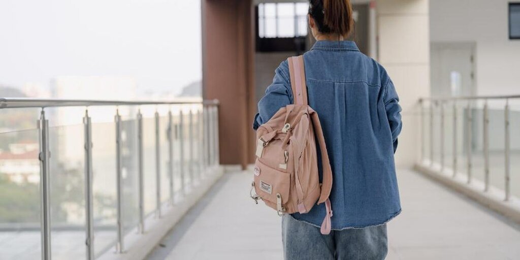 Je suis un récent diplômé universitaire qui vit à la maison ; Souffrez de dépression post-universitaire Je suis un récent diplômé universitaire qui vit à la maison ; Souffrez de dépression post-universitaire
