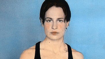 Christine and the Queens dévoile le single évocateur « Rentrer Chez Moi »