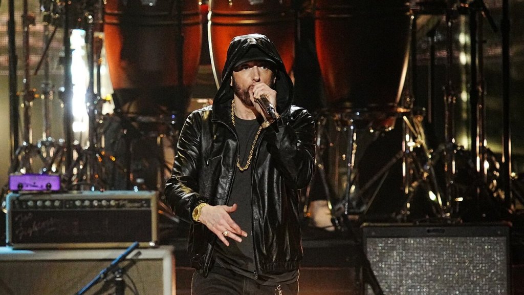 Eminem annonce un nouvel album « The Death of Slim Shady (Coup de Grace) » Eminem annonce un nouvel album « The Death of Slim Shady (Coup de Grace) »