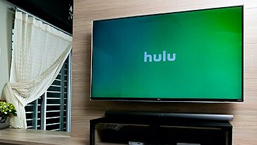 Découvrez toutes les chaînes et offres disponibles sur Hulu Live TV en 2025