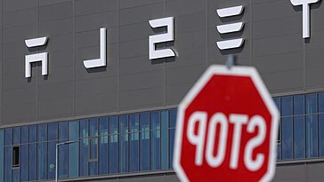Tesla révoque les stages des semaines avant la date de début, disent les étudiants
