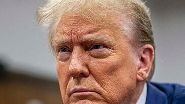 Trump nie avoir dormi au tribunal et dit qu'il ferme parfois les yeux
