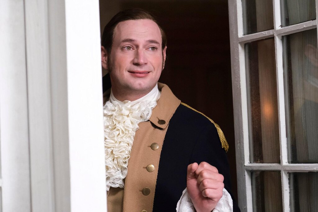 Brandon Scott Jones apaise les inquiétudes des fans de « Ghosts » concernant son personnage après la finale de la saison 3