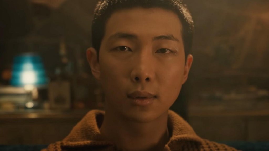 RM de BTS blessé sur le tournage du clip vidéo « Come Back To Me », points de suture nécessaires RM de BTS blessé sur le tournage du clip vidéo « Come Back To Me », points de suture nécessaires