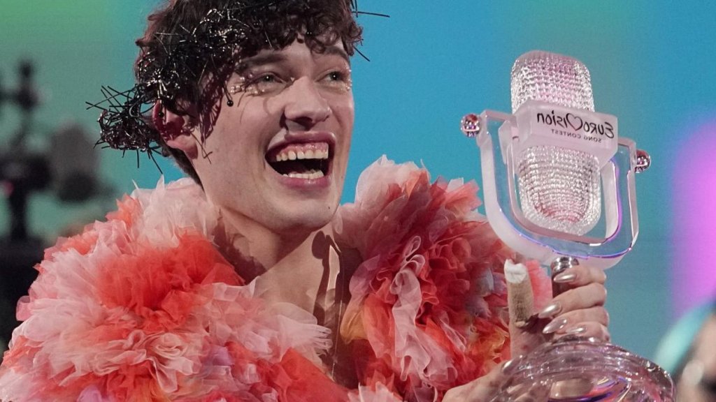 Le Suisse Nemo remporte l'Eurovision 2024 avec « The Code »