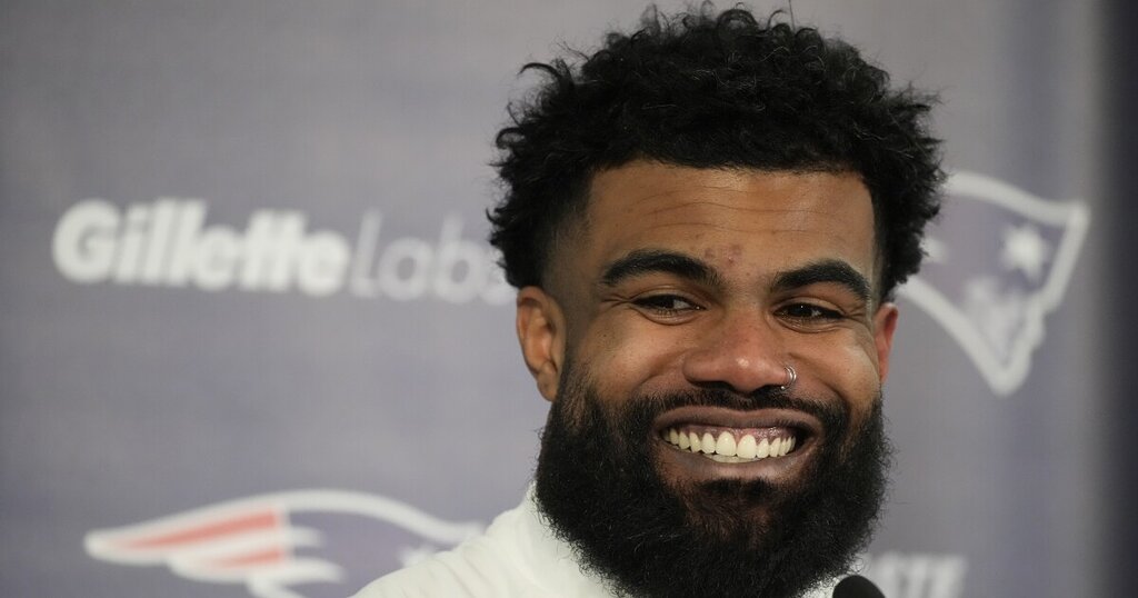 Les Cowboys de Dallas et le porteur de ballon Ezekiel Elliott se réunissent, selon une source de l'AP Les Cowboys de Dallas et le porteur de ballon Ezekiel Elliott se réunissent, selon une source de l'AP