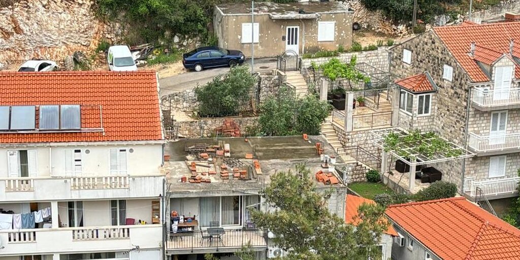 Croatie : Les Millennials ne peuvent pas se payer une maison et optent pour la construction au-dessus de celle de leurs parents Croatie : Les Millennials ne peuvent pas se payer une maison et optent pour la construction au-dessus de celle de leurs parents