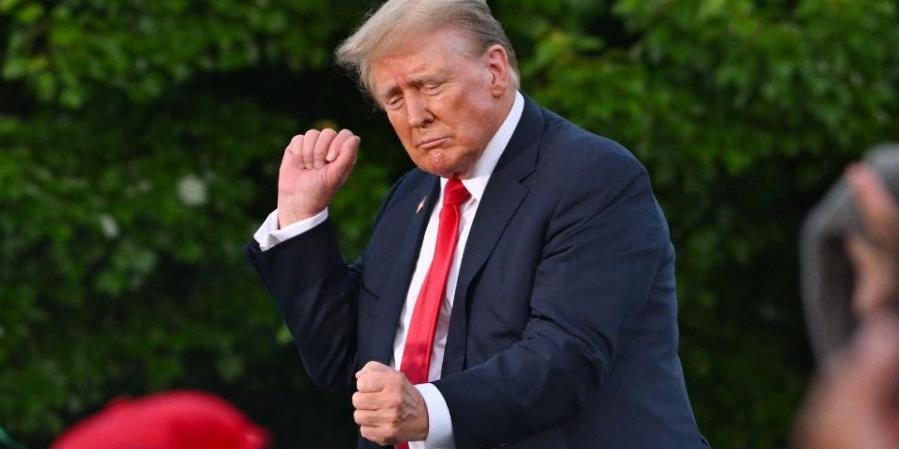 La campagne Trump affirme avoir collecté 141 millions de dollars en mai, soit le double de celui d'avril La campagne Trump affirme avoir collecté 141 millions de dollars en mai, soit le double de celui d'avril