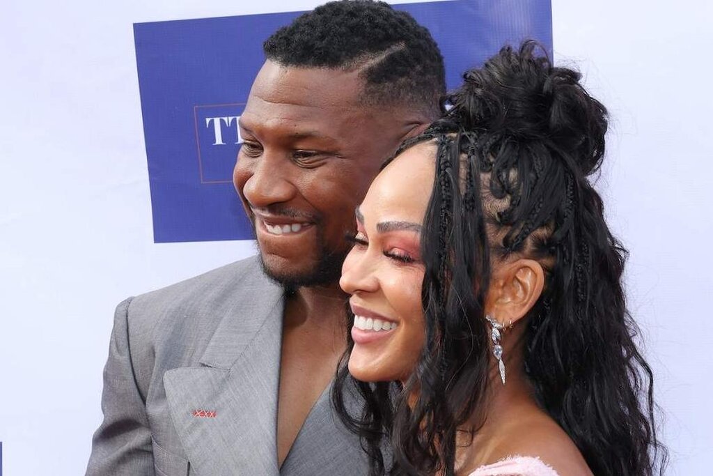 Jonathan Majors et Meagan Good apparaissent sur le tapis rouge 2 mois après leur condamnation, mise à jour de leur relation