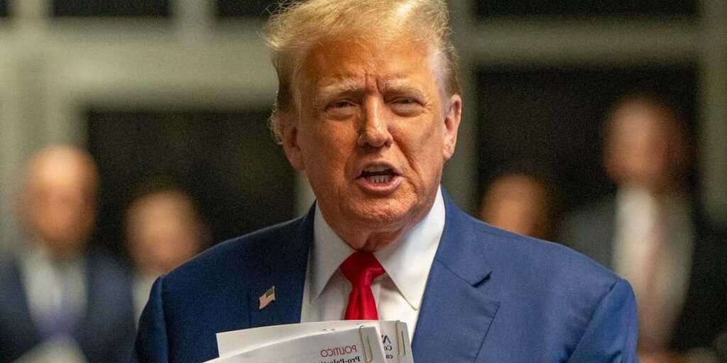 Trump demande au juge de lever l'ordonnance de bâillon, ce qui lui permettrait de se venger Trump demande au juge de lever l'ordonnance de bâillon, ce qui lui permettrait de se venger