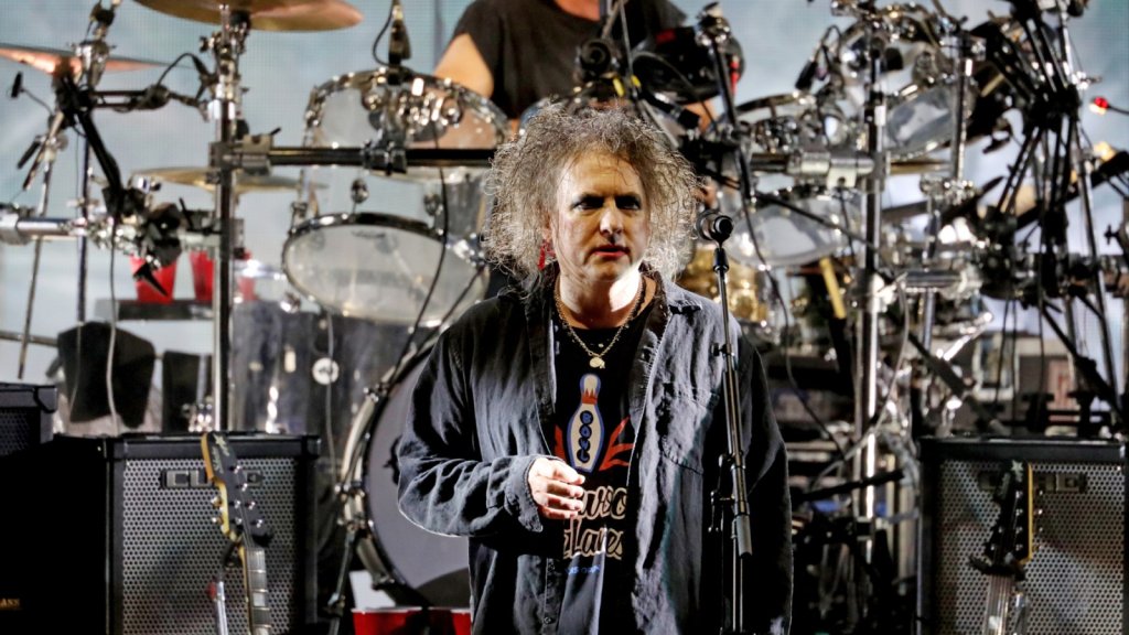 Robert Smith de The Cure dénonce l'arnaque à la tarification dynamique de Ticketmaster