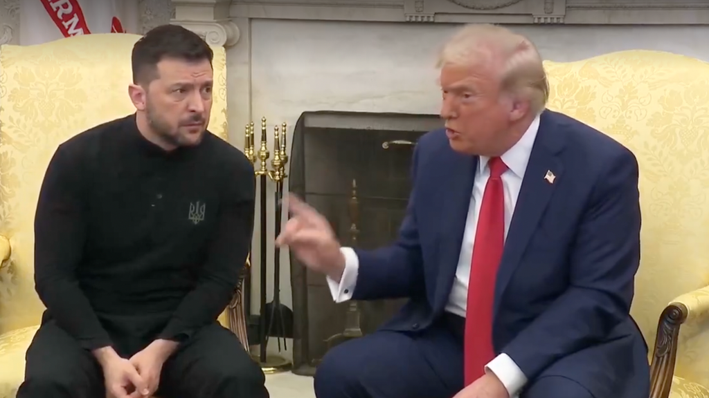 Donald Trump répond à des images chaotiques l’accusant de ‘jouer avec WW3’