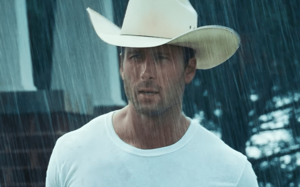Texas Chainsaw Massacre : Glen Powell prêt pour un reboot, les droits en vente