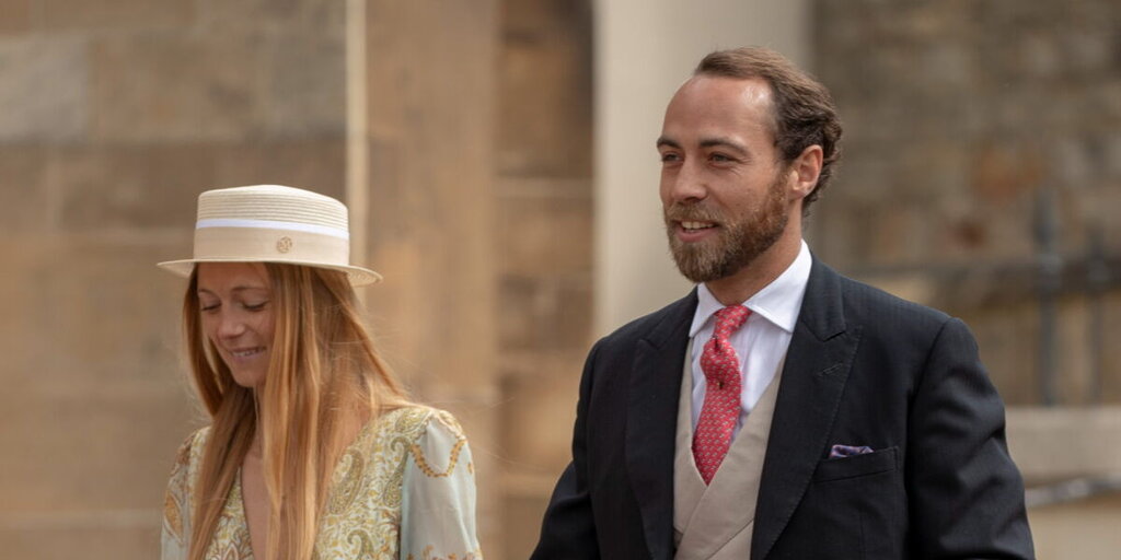 Inigo, fils de James Middleton, dans une rare et adorable photo avec sa mère Alizée Thevenet Inigo, fils de James Middleton, dans une rare et adorable photo avec sa mère Alizée Thevenet