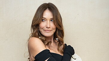 Pour l’anniversaire de Consuelo Remmert, Carla Bruni publie une photo émotive de sa demi-sœur