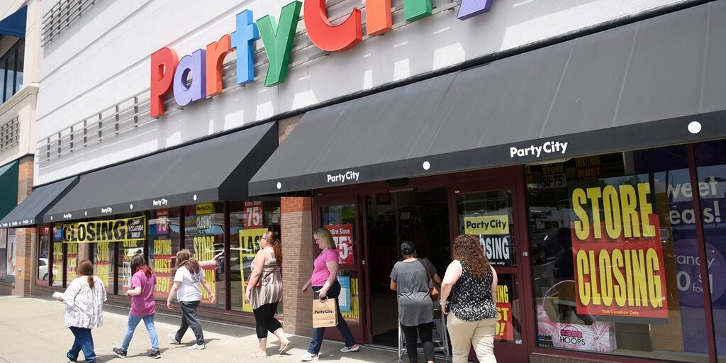 Party City a fait faillite, les magasins à un dollar cherchent à attirer ses clients Party City a fait faillite, les magasins à un dollar cherchent à attirer ses clients