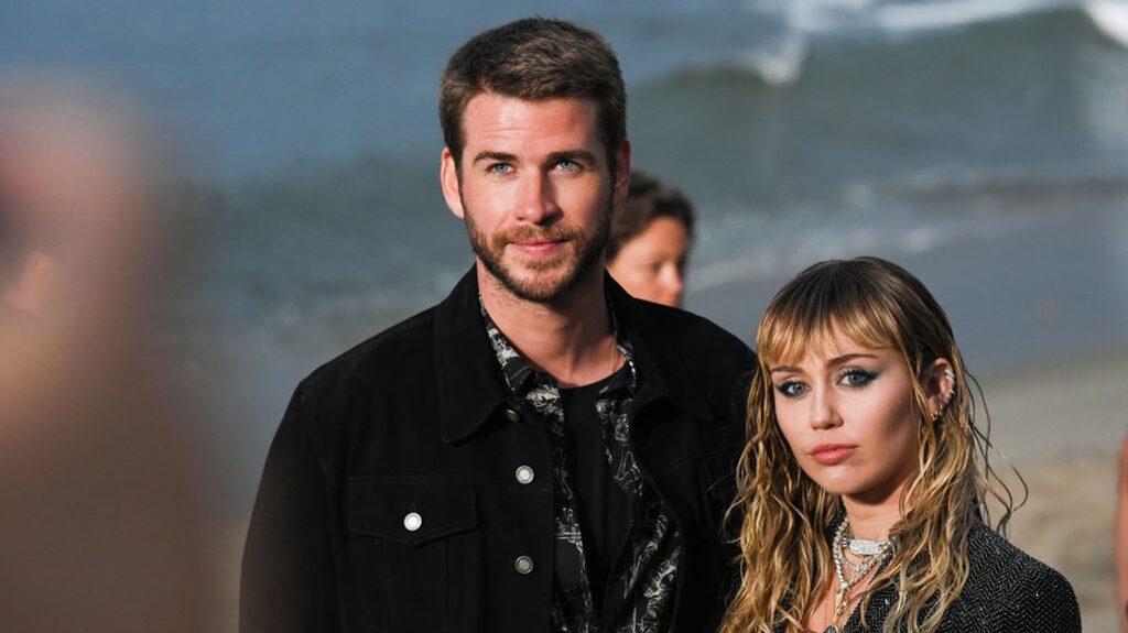 Miley Cyrus avoue avoir menti sur sa virginité à Liam Hemsworth pendant 10 ans