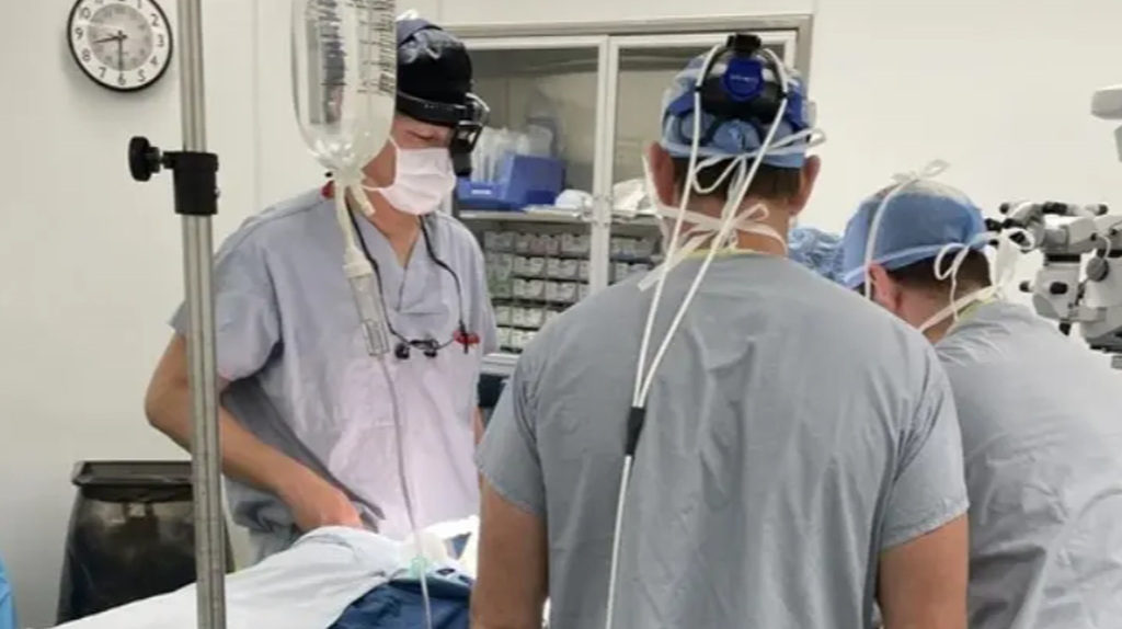 Une chirurgie rare : implanter une dent dans l’œil pour restaurer la vue Une chirurgie rare : implanter une dent dans l’œil pour restaurer la vue