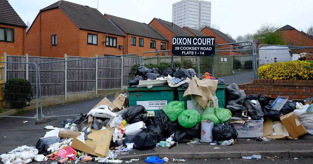 Les éboueurs en grève à Birmingham : déchets s’accumulant dans la deuxième ville du Royaume-Uni Les éboueurs en grève à Birmingham : déchets s’accumulant dans la deuxième ville du Royaume-Uni