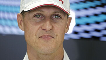 L’état de santé incertain de Michael Schumacher : un casque signé pour une cause noble, résultats ce dimanche