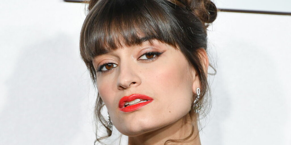 Clara Luciani parle de sa force et de son courage face à la maternité
