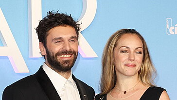 Le couple Pio Marmaï et Charlotte Ranson se confie avec émotion sur leur famille et leurs enfants
