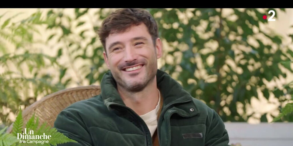 Jérémy Frérot : une anecdote étonnante sur les robes de sa mère qu’il aimait porter enfant