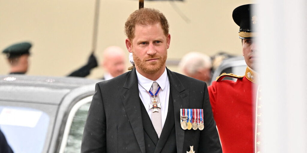 Charles ignore les messages de Harry, accentuant le fossé dans leur conflit père-fils