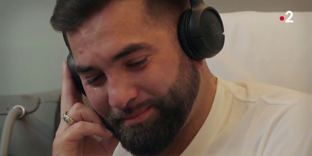 Kendji Girac ému aux larmes dans Rendez-vous en terre inconnue : message poignant de sa fille Kendji Girac ému aux larmes dans Rendez-vous en terre inconnue : message poignant de sa fille