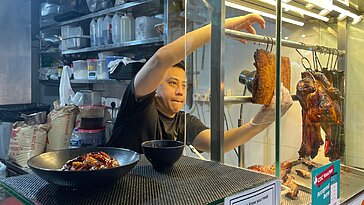 Après avoir gagné un million à la loterie, il a quitté son emploi pour ouvrir un stand de porc rôti