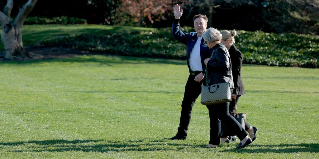 Elon Musk s’étonne des critiques fréquentes envers le DOGE, qu’il juge « très transparent » Elon Musk s’étonne des critiques fréquentes envers le DOGE, qu’il juge « très transparent »