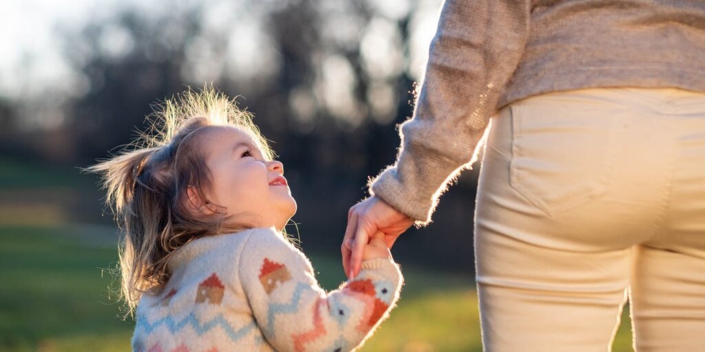 J’ai eu ma fille à 40 ans, alors que ma mère m’a eue à 19. Quelle parentalité est la meilleure ?
