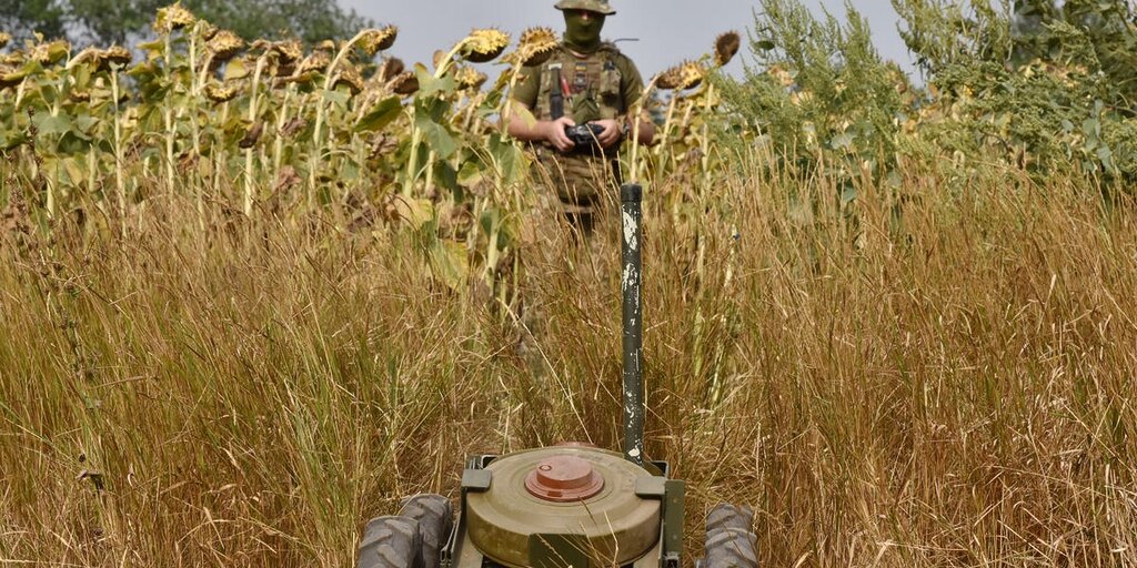 L’Ukraine teste de nouveaux robots terrestres résistants aux brouillages, inarrêtables par la Russie L’Ukraine teste de nouveaux robots terrestres résistants aux brouillages, inarrêtables par la Russie
