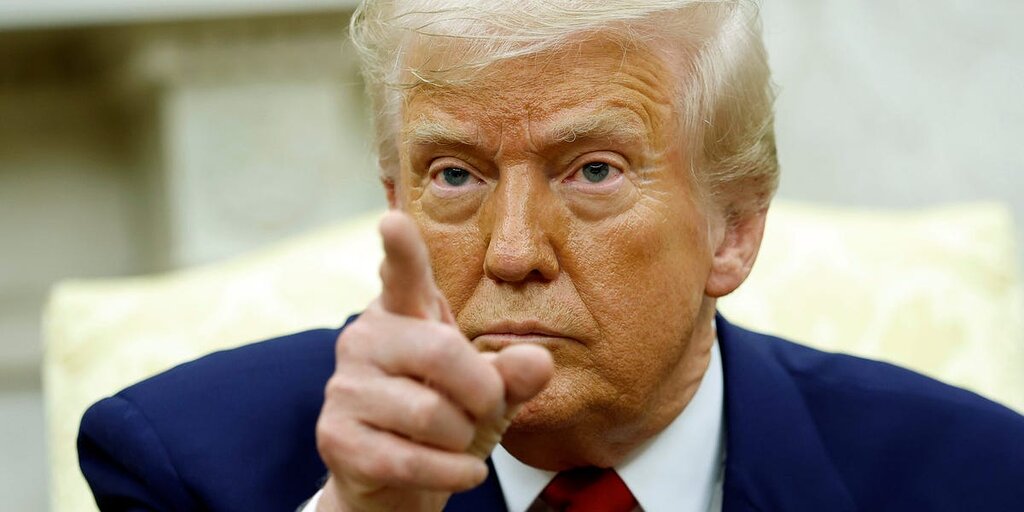 L’équipe et les partisans de Trump qualifient ce changement de tarifs de stratégie commerciale astucieuse L’équipe et les partisans de Trump qualifient ce changement de tarifs de stratégie commerciale astucieuse