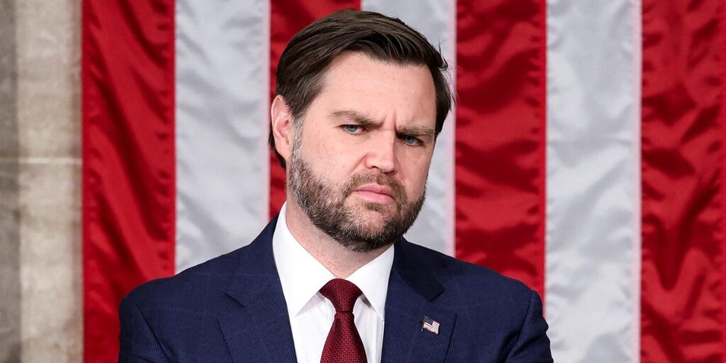 Le commentaire de JD Vance sur les « paysans chinois » exacerbe les tensions commerciales en ligne