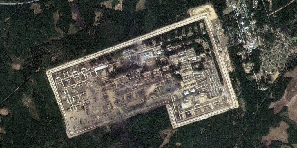 Une image satellite récente montre des dégâts majeurs après l’explosion d’un grand dépôt de munitions russe Une image satellite récente montre des dégâts majeurs après l’explosion d’un grand dépôt de munitions russe
