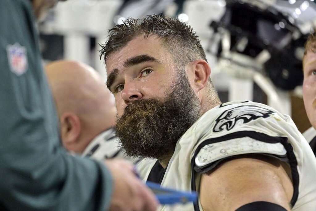 Jason Kelce et sa femme Kylie accueillent leur 4e enfant : un moment de bonheur familial