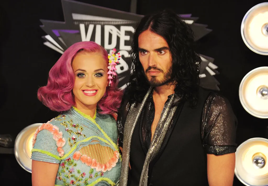 Fortune : Russell Brand contre Katy Perry : qui est le plus riche ?