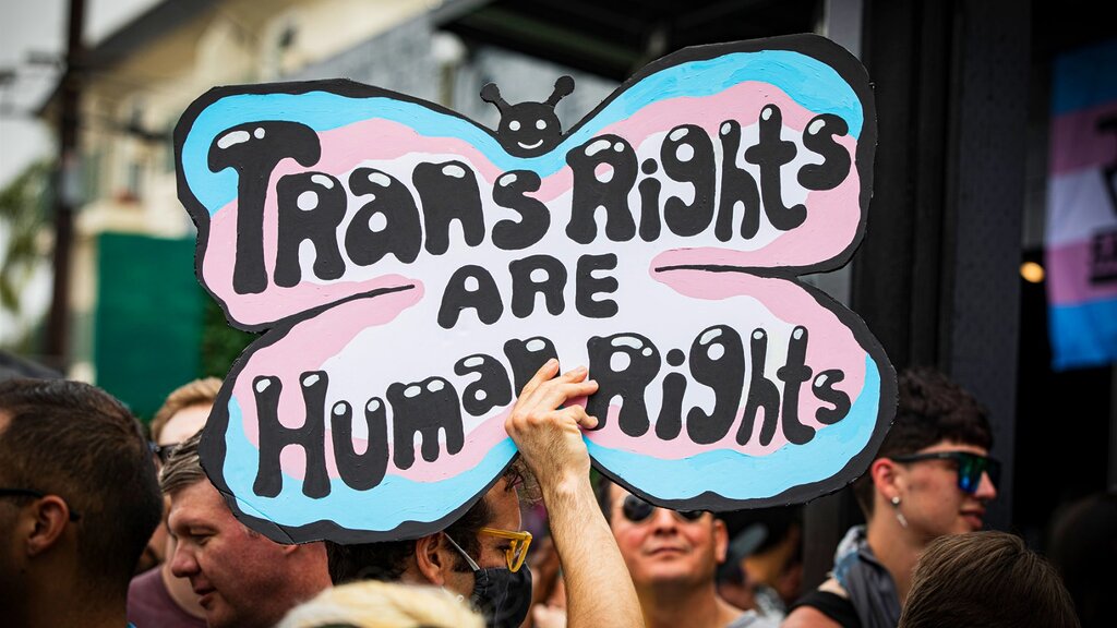 Evan Greer et Ryan Cassata exhortent à protéger les enfants trans : écoutez leur appel