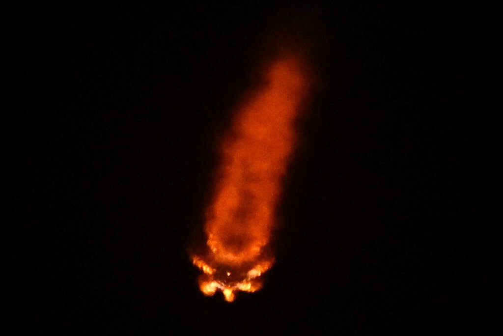 Le vaisseau Dragon de SpaceX s’amarre à l’ISS, facilitant de futures expérimentations Le vaisseau Dragon de SpaceX s’amarre à l’ISS, facilitant de futures expérimentations