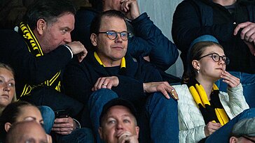Estelle de Suède participe à la soirée beaux-frères organisée par le prince Daniel et Chris O’Neill