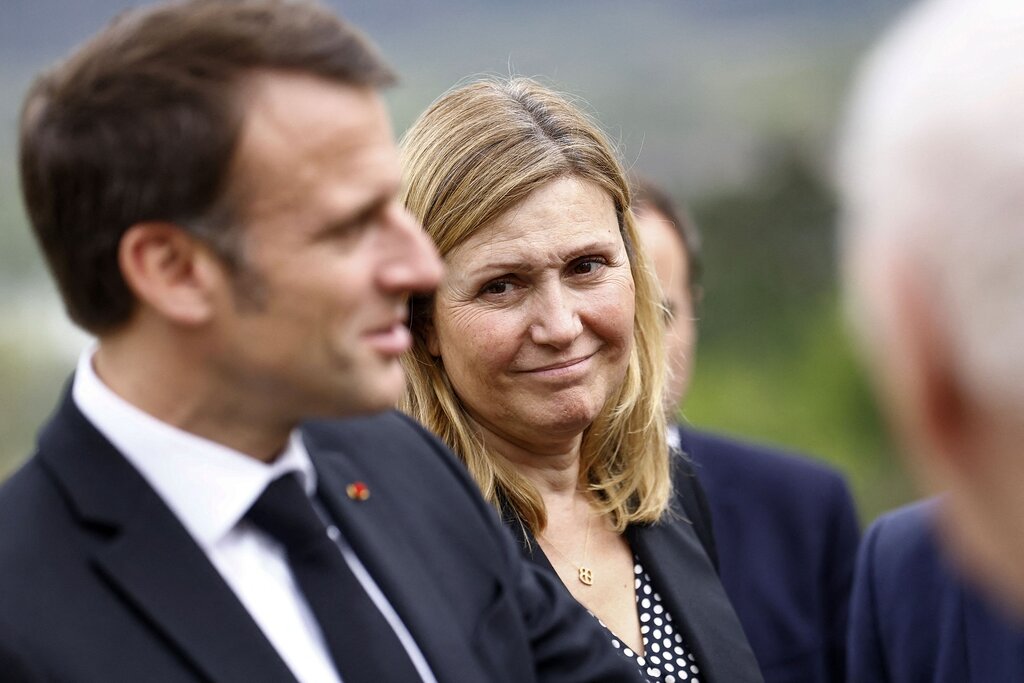 Les tensions entre Braun-Pivet et les pressions de l’Élysée