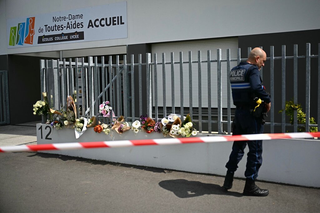 Une jeune fille de 15 ans a reçu 57 coups de couteau