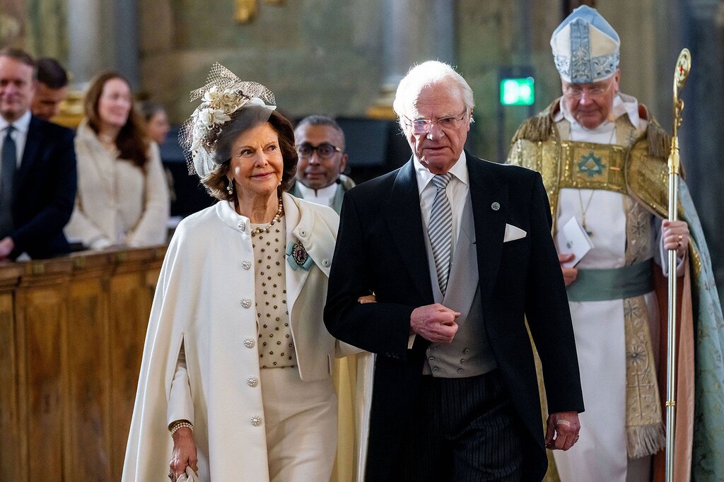 Pour Pâques, Carl Gustaf et Silvia de Suède dévoilent un portrait surprenant avec leur petit-fils Nicolas à l’honneur Pour Pâques, Carl Gustaf et Silvia de Suède dévoilent un portrait surprenant avec leur petit-fils Nicolas à l’honneur