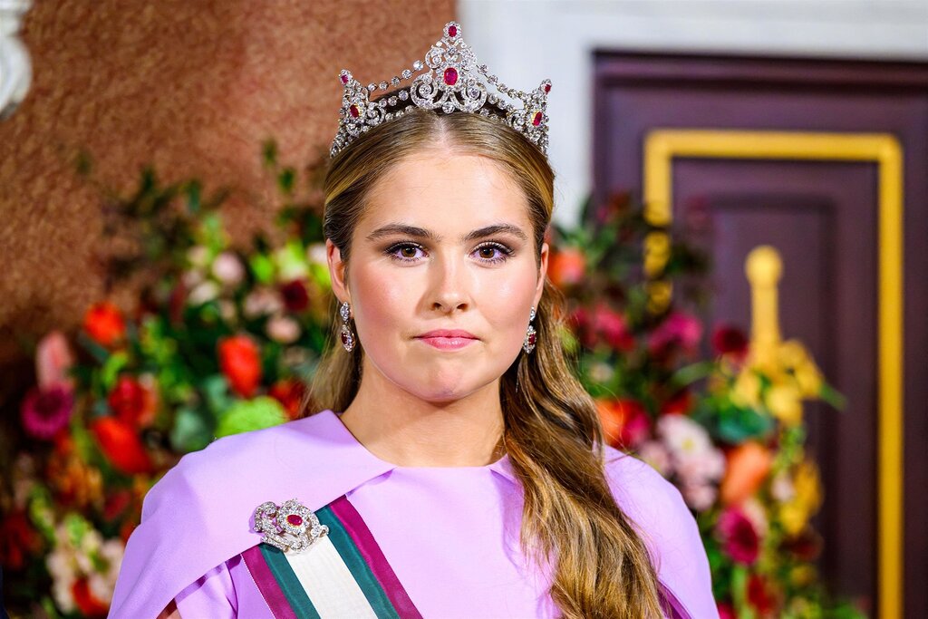 Catharina Amalia obtient enfin le diadème en rubis de la reine Emma, un rêve d’enfant réalisé