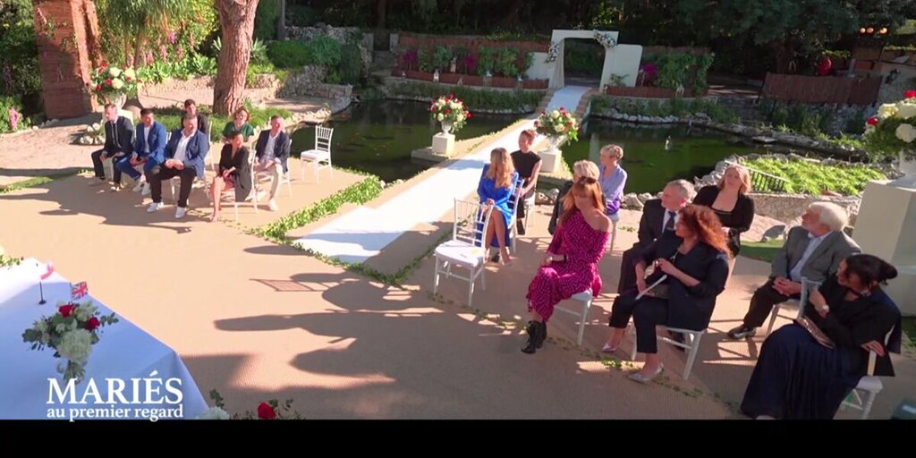 Une ex-candidate de Mariés au premier regard se dissimule parmi les invités d’un mariage à Gibraltar