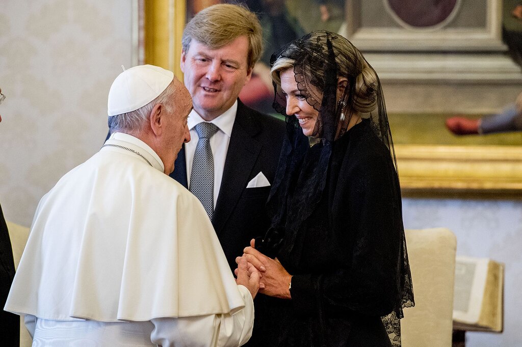 Le roi Willem-Alexander et la reine Máxima sont très touchés par la mort du pape François