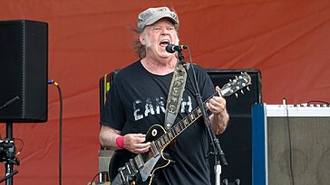 Neil Young redoute que Donald Trump lui interdise l’accès aux États-Unis